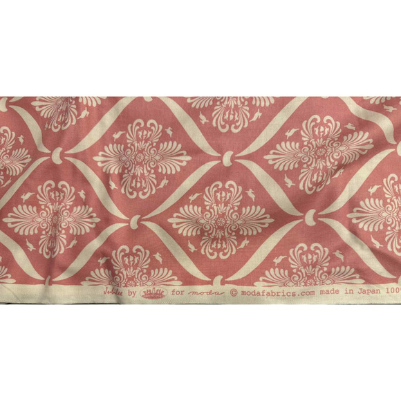 JUBILEE #2852 Pink White MEDALLION BY BUNNY HILL DESIGNS FOR MODA 72x132" - Picture 2 of 2